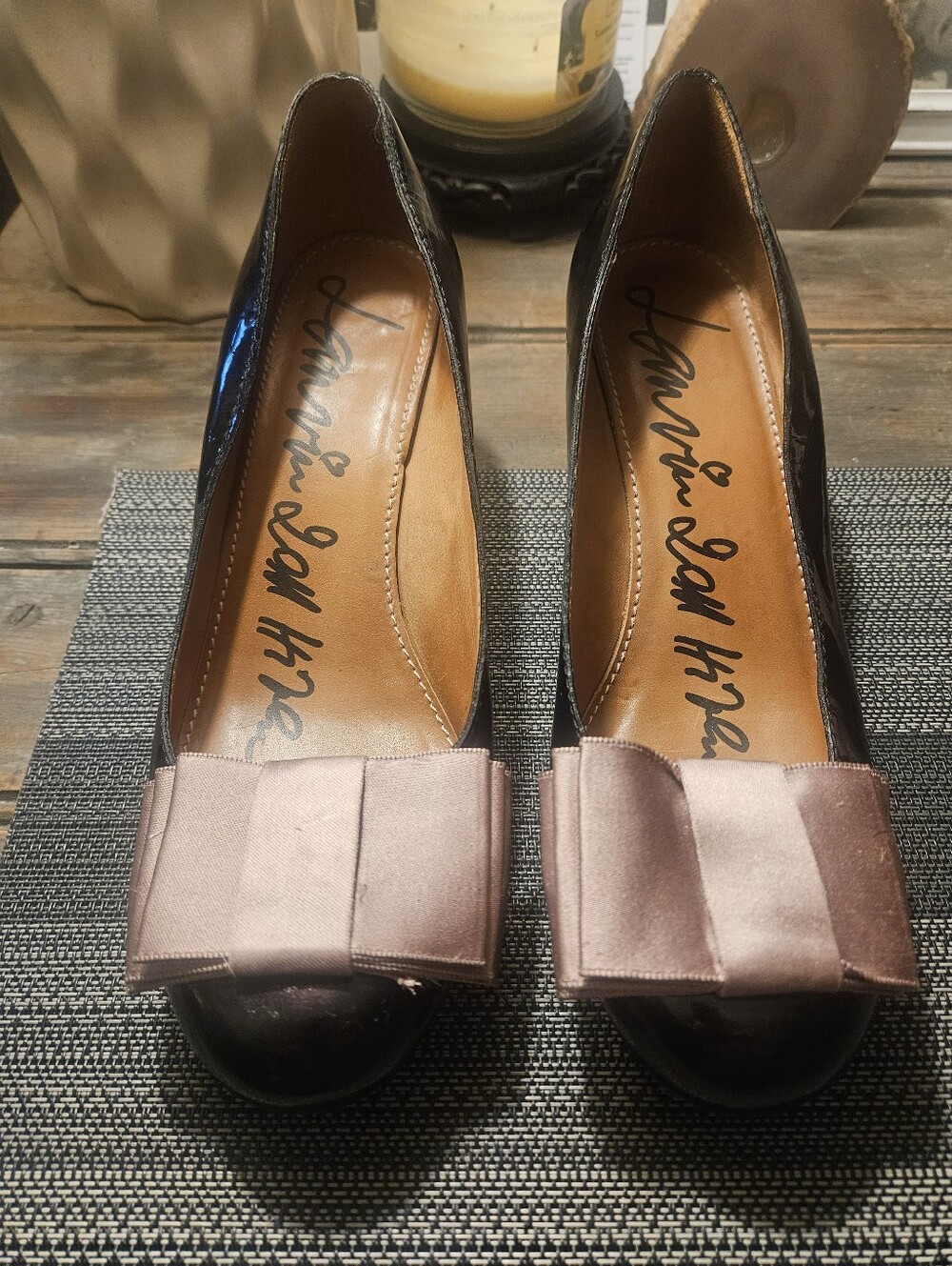 STUNNING LANVIN PATENT LEATHER PUMPS W/BIG PINK BOW.MADE IN ITALY.
